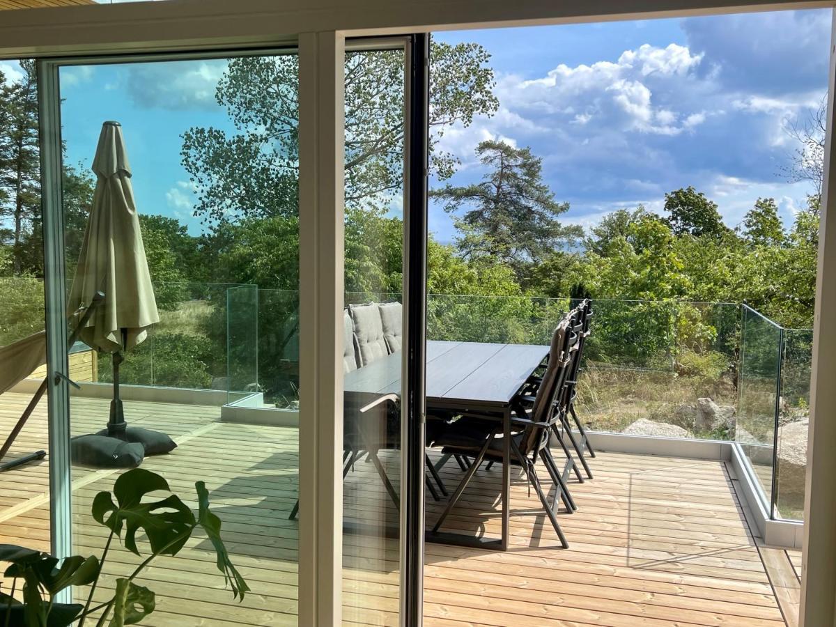 Nybygget Hus I Svaneke Taet Pa Klipper, Skov Og Hav Exterior foto