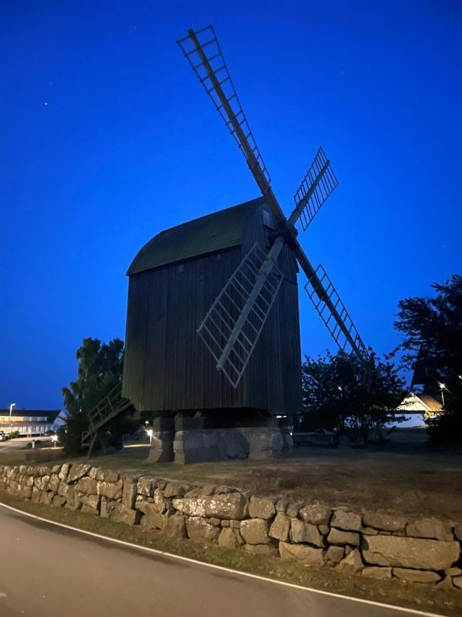 Nybygget Hus I Svaneke Taet Pa Klipper, Skov Og Hav Exterior foto